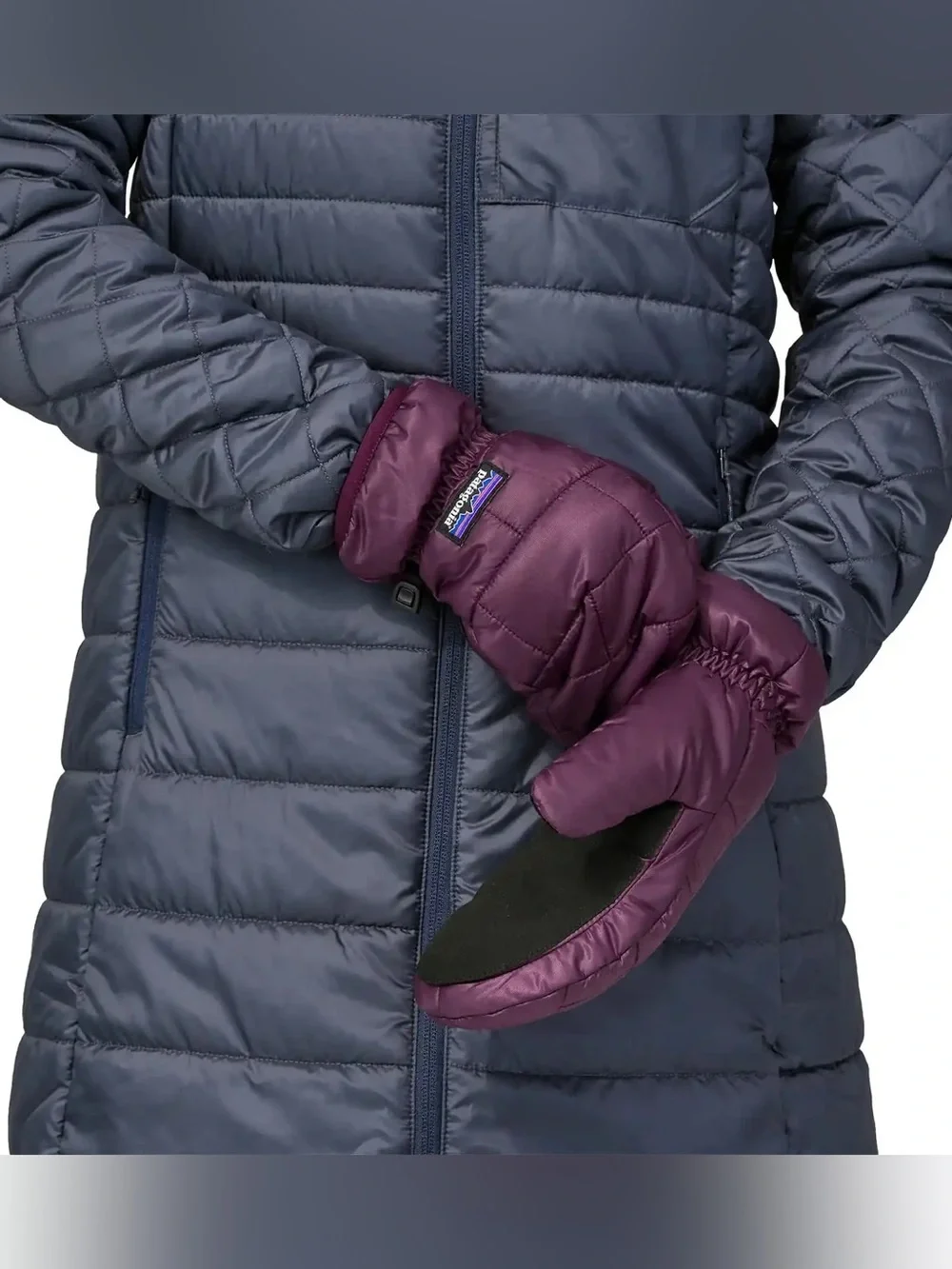 Patagonia Nano Puff Mitts Mittens in Night Plum Purple